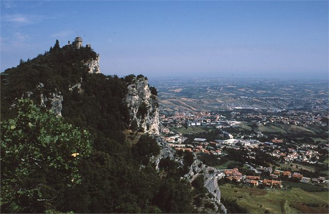 vrchol La Montale + krajina